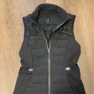 Lululemon Down for it All Vest Black Size 6